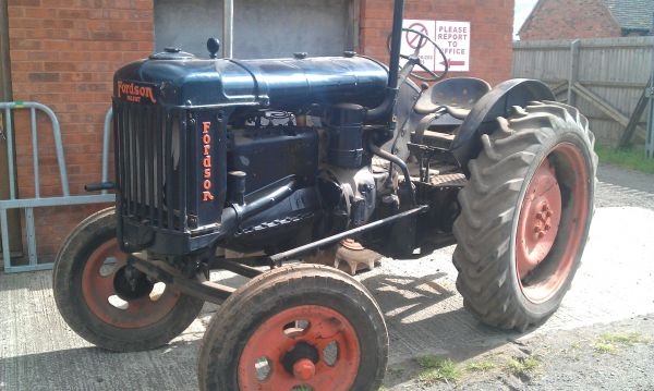 Fordson E27N 